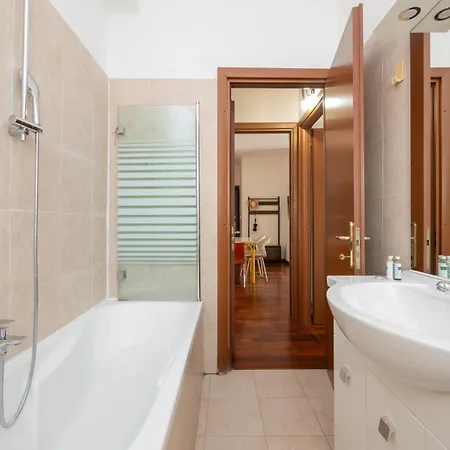 Ihost - Bergamo 12 * Milán
